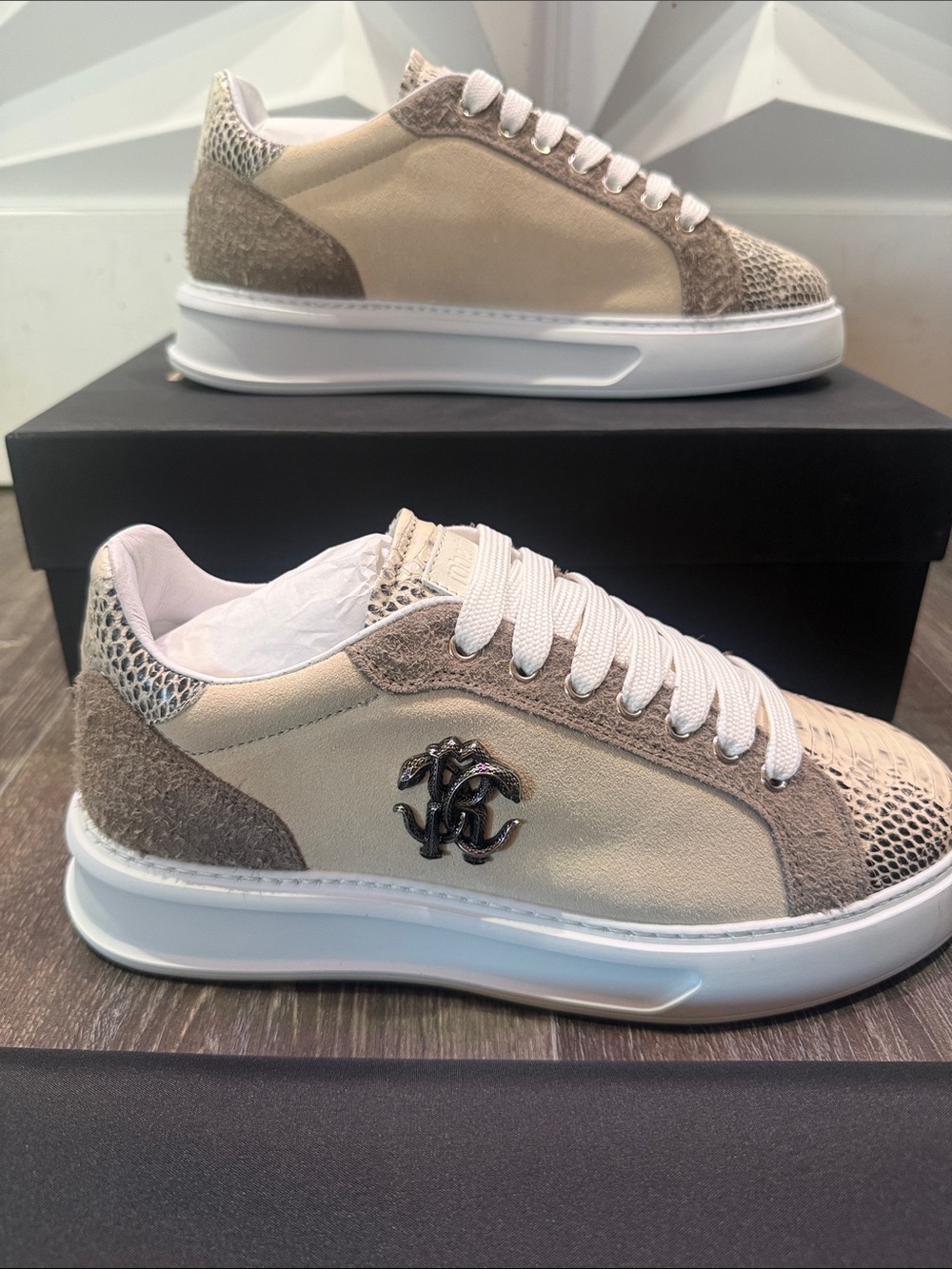 Roberto Cavalli Beige Tan Low-Top Men’s Sneakers • Sz 40 (M7/W9)
